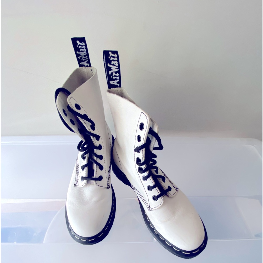 Do Marten white lace up boots